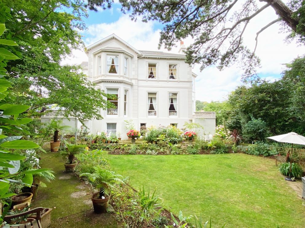 The Roase Garden at The Side of the Muntham Luxury Holiday Apartments in Torquay