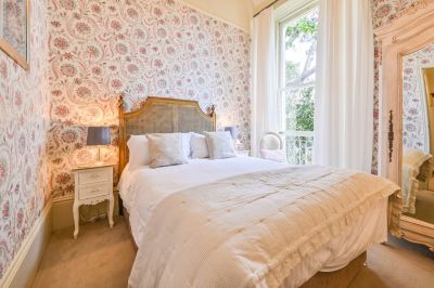 Muntham Luxury Holiday Apartments in Torquay - Apartment 2 - Bedroom.