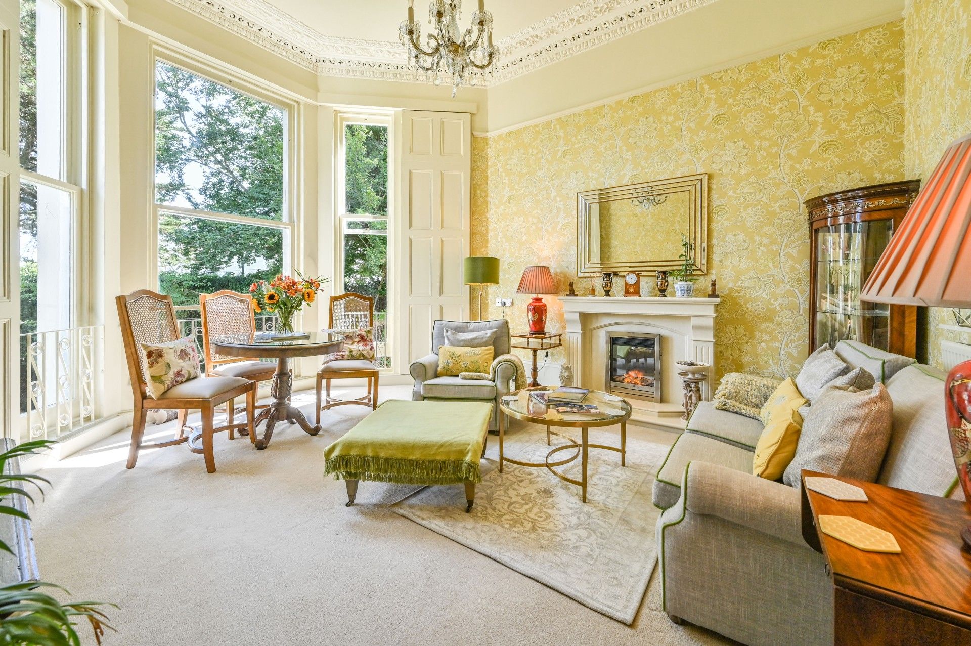 Luxury Holiday Apartments in Torquay including Town House with Hot Tub