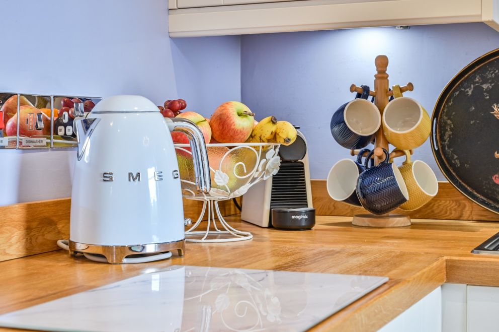 The Muntham Luxury Holiday Apartments in Torquay - Apartment 4 - Kitchen 