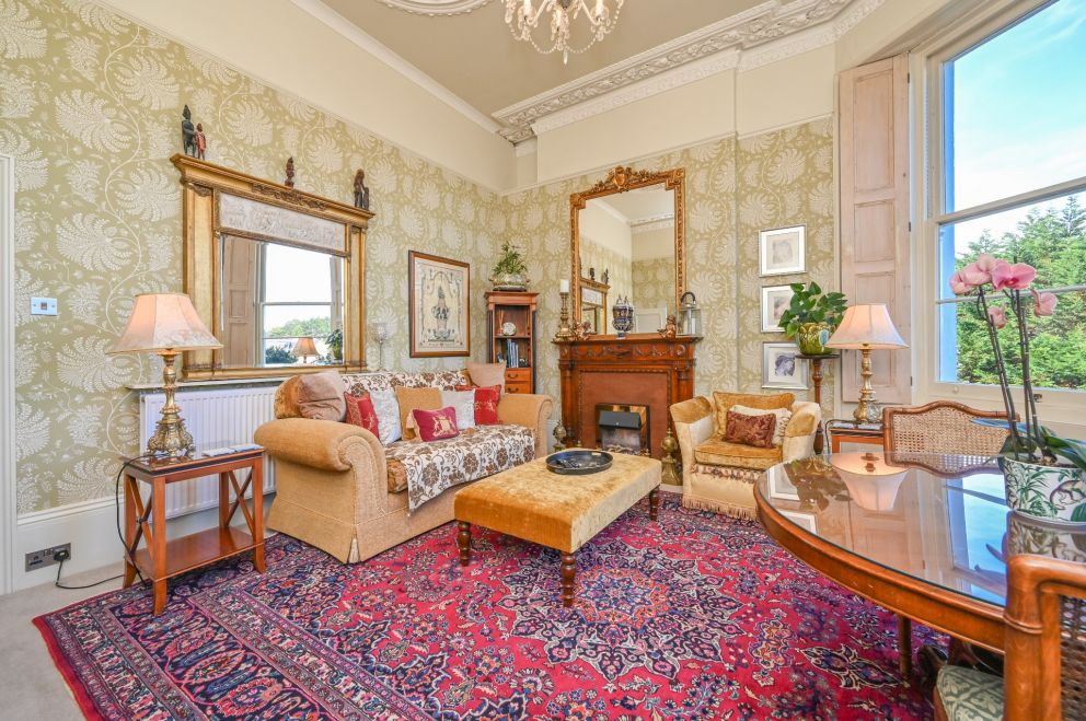 Muntham Holiday Apartments in Torquay - Apartment 3 - Living Room