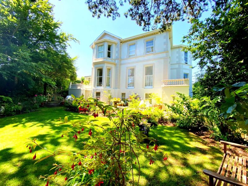 The Muntham Luxury Apartments - The Rose Garden