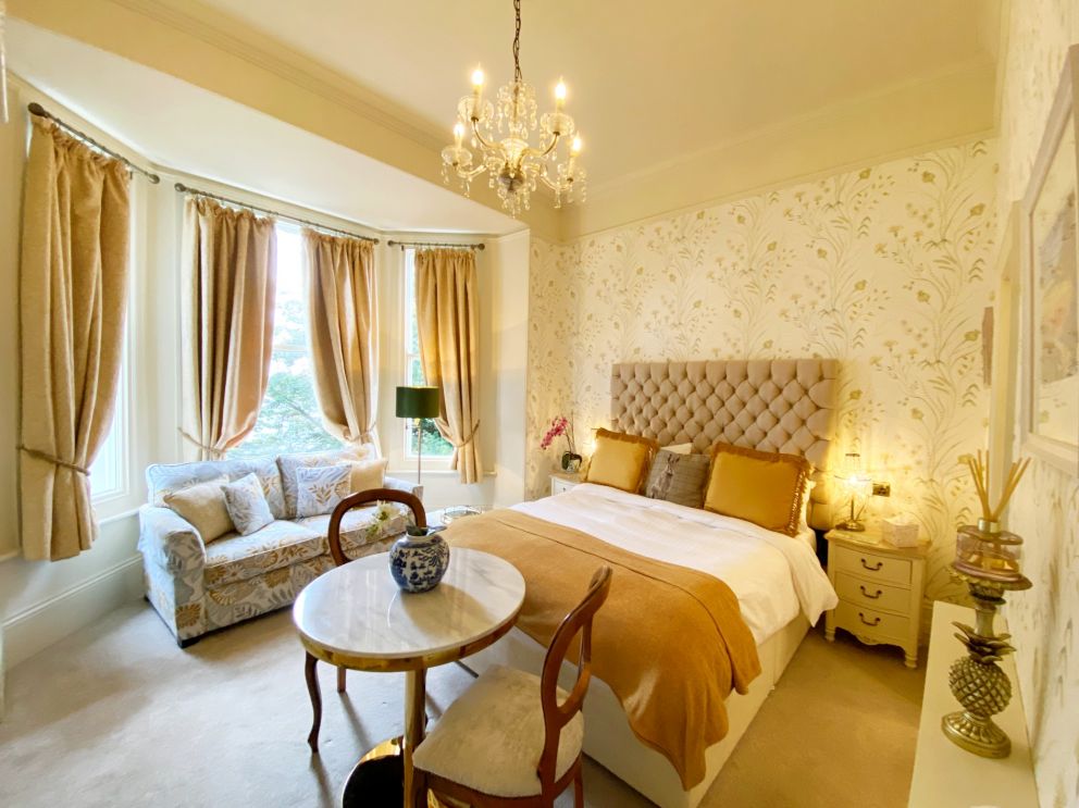 Muntham Luxury Holiday Apartments in Torquay on The English Riviera. Apartment 5 spacious studio apartment. 