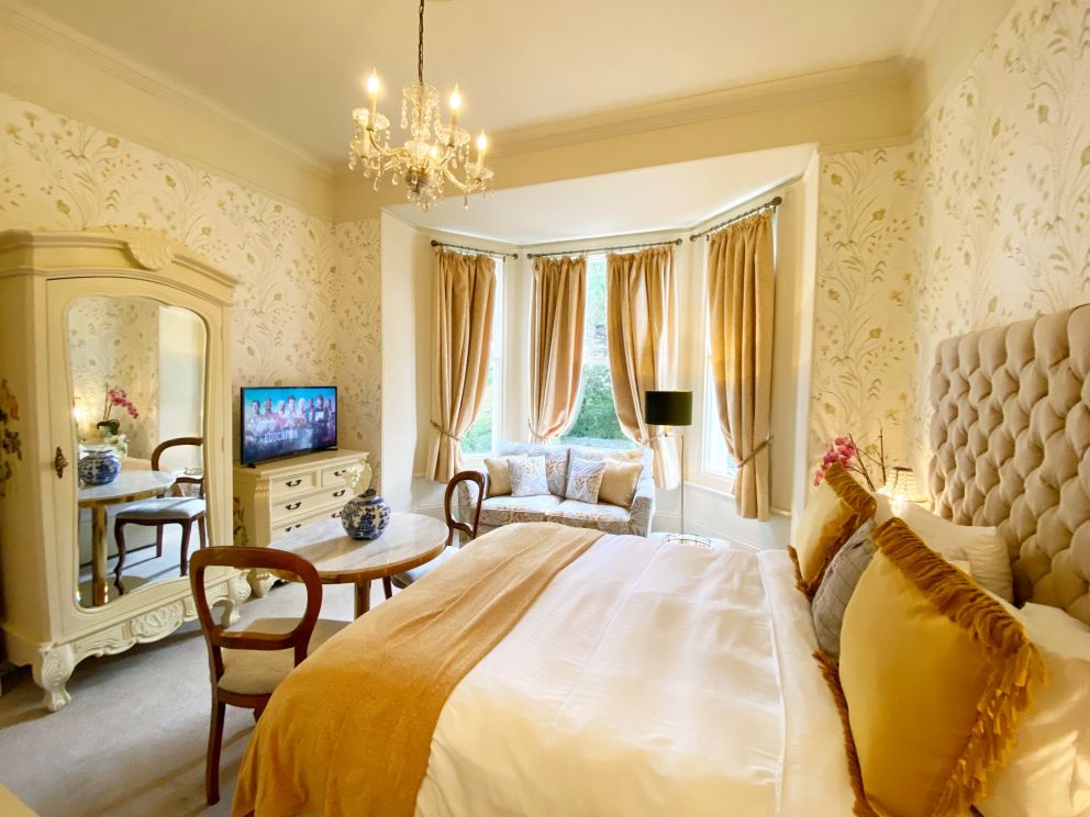 Muntham Luxury Holiday Apartments in Torquay. Apartment 5 studio apartment overlooking tranquil side garden.