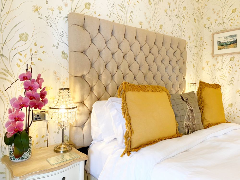 Muntham Apartment 5 - luxury studio apartment on the first floor.