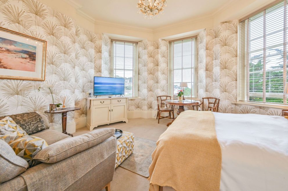 Muntham Holiday Apartments in Torquay - Apartment 7. First floor studio apartment