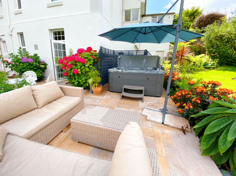 Town House with Hot Tub