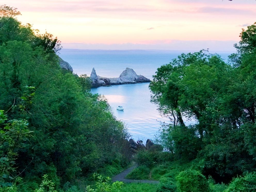 Ansty's Cove at The strt of The Bishop's Walk - south West Coast path in Torquay